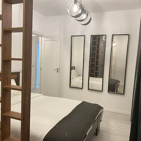 Apartment Rcity 4 *